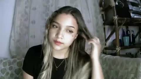 Snapshot of abbie_23 chatting on 04-22-26, 07:22 Abbie cute online show from 04-22-26, 07:22