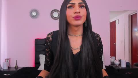 Abbigail Fuster  online show from 01-23-25, 02:17