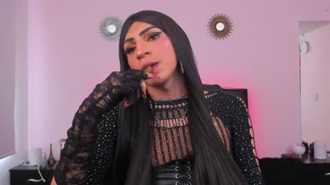 Abbigail Fuster  online show from 01-31-25, 08:12