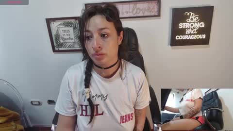 Vannesa online show from 05-18-26, 01:06