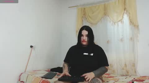 abbyhiltton online show from 10-28-25, 05:55