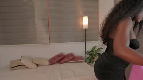 Abby Linx online show from 09-26-25, 12:20