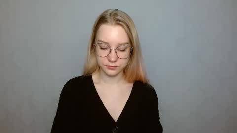 Snapshot of abbymoore__ chatting on 01-17-25, 10:22 Abby Lovense is active online show from 01-17-25, 10:22