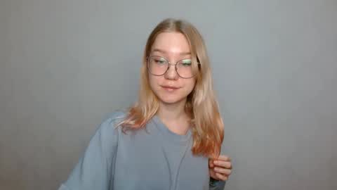 Snapshot of abbymoore__ chatting on 01-31-25, 12:07 Abby Lovense is active online show from 01-31-25, 12:07