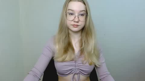 Snapshot of abbymoore__ chatting on 04-19-26, 11:09 Abby Lovense is active online show from 04-19-26, 11:09