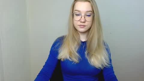 Snapshot of abbymoore__ chatting on 04-20-26, 10:40 Abby Lovense is active online show from 04-20-26, 10:40