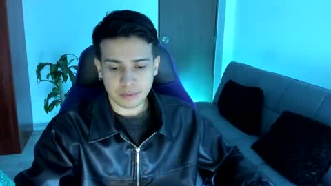 Independence model AbelAsburgo online show from 11-19-25, 02:44