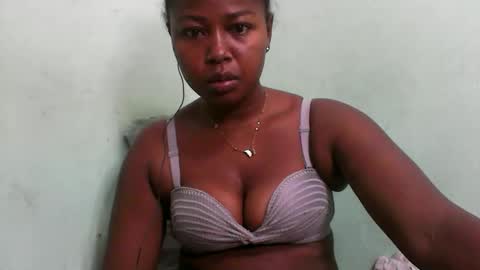 Snapshot of abella677022 chatting on 02-20-26, 02:41 abella677022 online show from 02-20-26, 02:41