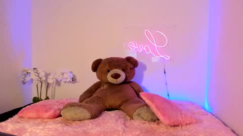  Abella and Kendra  online show from 01-18-25, 11:22