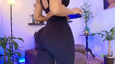 Snapshot of abigail_cruz_ chatting on 06-12-26, 10:52 Abigail online show from 06-12-26, 10:52