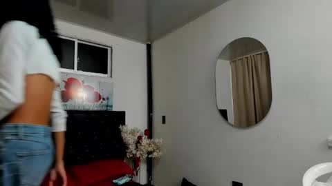 Snapshot of abigail_f00x chatting on 07-20-26, 12:51 Abigail online show from 07-20-26, 12:51
