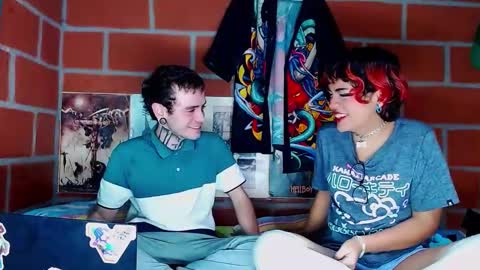 Snapshot of abigailandnoah chatting on 12-23-24, 01:29 Abigail and Noah online show from 12-23-24, 01:29