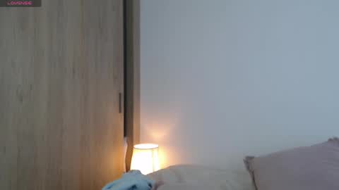 Snapshot of abii_27 chatting on 05-13-26, 08:27 Abi online show from 05-13-26, 08:27