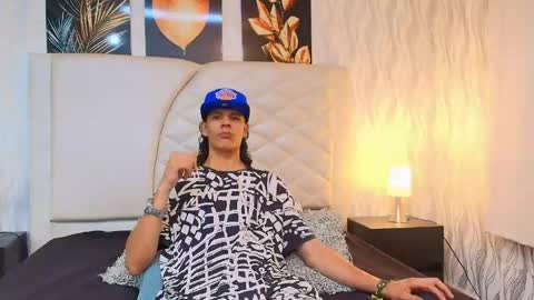 Snapshot of abravanel_sefardi chatting on 05-16-26, 10:41 Abrovanel online show from 05-16-26, 10:41
