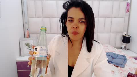 Abril Beltran online show from 12-20-24, 04:31