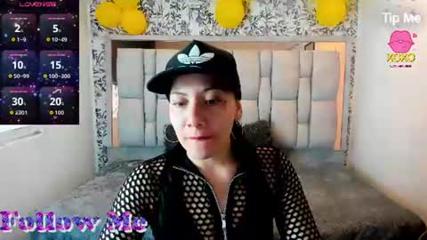 Abril Fox online show from 06-22-26, 12:13