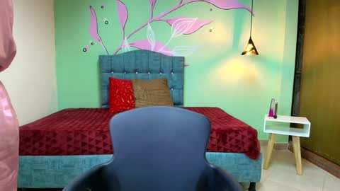 ABRIL MATTHEWS online show from 12-13-24, 10:55