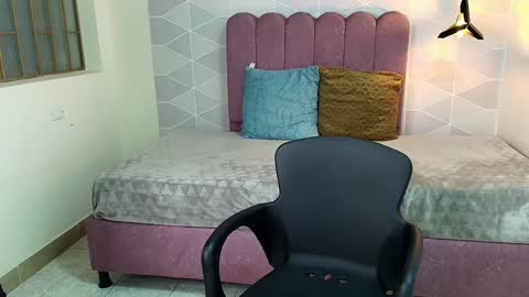 ABRIL MATTHEWS online show from 01-13-25, 06:27