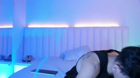 Snapshot of abrilandjulian chatting on 06-09-26, 12:06 Abril and Julian online show from 06-09-26, 12:06