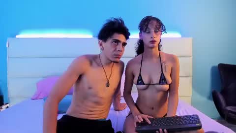 Snapshot of abrilandjulian chatting on 06-13-26, 11:41 Abril and Julian online show from 06-13-26, 11:41