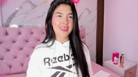 Snapshot of abrilquintana chatting on 04-29-26, 11:36 Abril online show from 04-29-26, 11:36