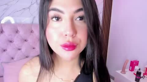 Snapshot of abrilquintana chatting on 05-08-26, 11:37 Abril online show from 05-08-26, 11:37