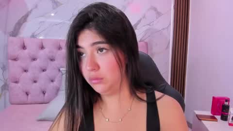 Snapshot of abrilquintana chatting on 05-11-26, 04:04 Abril online show from 05-11-26, 04:04