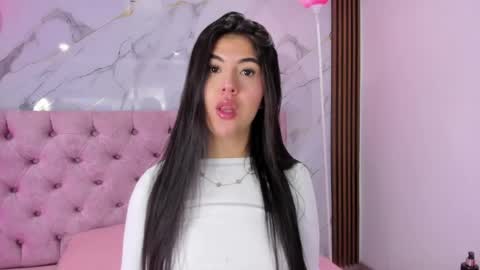 Snapshot of abrilquintana chatting on 05-28-26, 11:29 Abril online show from 05-28-26, 11:29