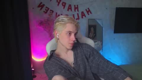 Snapshot of abslut chatting on 11-03-25, 02:29 Nick online show from 11-03-25, 02:29