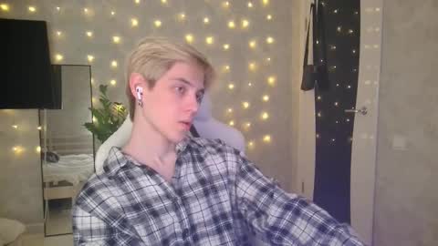 Snapshot of abslut chatting on 02-05-26, 04:44 Nick online show from 02-05-26, 04:44