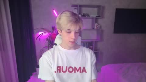 Snapshot of abslut chatting on 02-10-26, 04:22 Nick online show from 02-10-26, 04:22