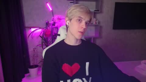 Snapshot of abslut chatting on 02-11-26, 10:48 Nick online show from 02-11-26, 10:48