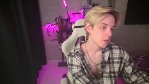 Snapshot of abslut chatting on 03-01-26, 12:51 Nick online show from 03-01-26, 12:51