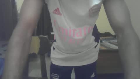 Snapshot of abusaada20 chatting on 12-31-24, 04:04 Thefitguy online show from 12-31-24, 04:04