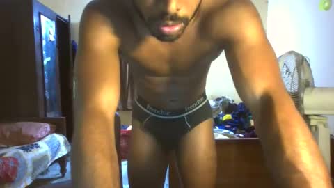 Snapshot of abusaada20 chatting on 09-30-25, 01:27 Thefitguy online show from 09-30-25, 01:27