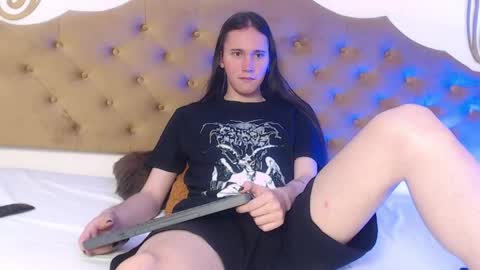 Snapshot of abysskingg chatting on 04-19-26, 01:10 Abyss King online show from 04-19-26, 01:10