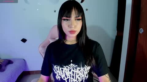 Snapshot of ada_luna01 chatting on 04-14-26, 07:14 online show from 04-14-26, 07:14
