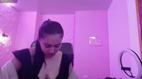 Adaira online show from 11-08-25, 04:12