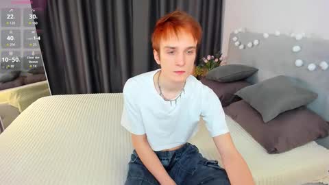 Snapshot of adam__youn chatting on 02-01-26, 09:02 Adam online show from 02-01-26, 09:02