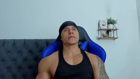 adam boss online show from 11-25-25, 09:42