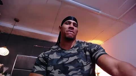 adam_fit19cm online show from 02-18-26, 03:52