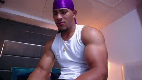 adam_fit19cm online show from 04-01-26, 02:03