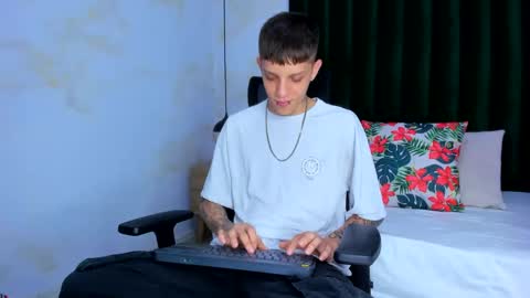 Snapshot of adam_hard_ chatting on 02-05-25, 07:53 Adam online show from 02-05-25, 07:53