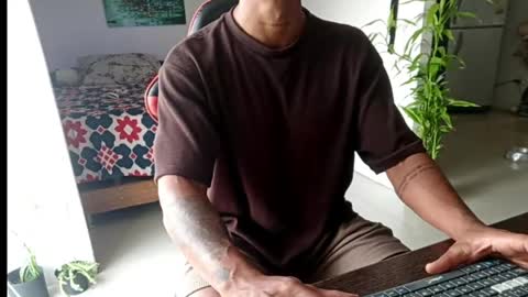 Snapshot of adam_valencia chatting on 06-09-26, 03:45 Adam Valencia online show from 06-09-26, 03:45