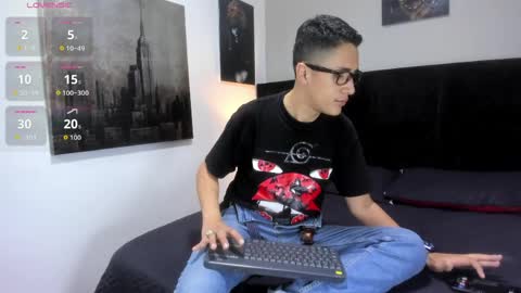 adam_walker_1 online show from 05-19-26, 03:07
