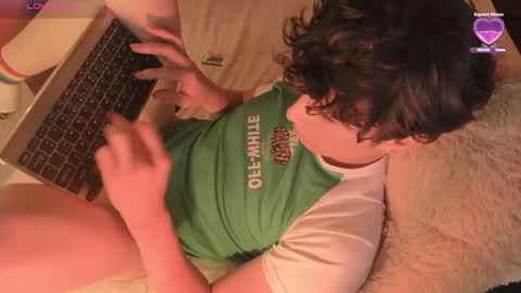 Snapshot of adamdayt chatting on 01-22-25, 04:13 Adam Dayt online show from 01-22-25, 04:13