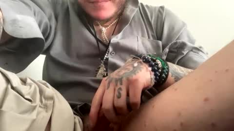 Snapshot of adamgelz chatting on 11-02-25, 04:42 adamgelz online show from 11-02-25, 04:42