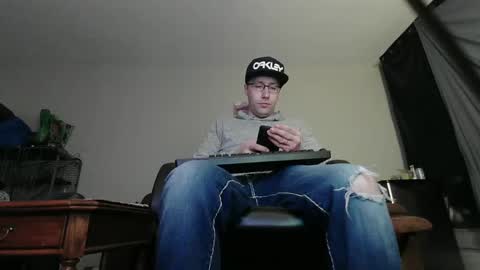 Snapshot of adamk3 chatting on 01-02-25, 04:09 Adam and Logan online show from 01-02-25, 04:09