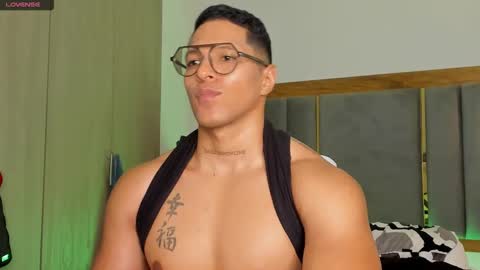Snapshot of adamrocks2600 chatting on 12-04-24, 01:25 Adam Rocks online show from 12-04-24, 01:25