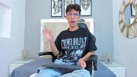 Adams Bobby online show from 11-21-25, 11:31